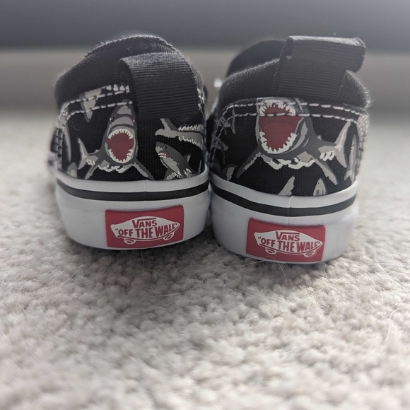 Vans Toddler Slip On Shark Shoes - Size 5 - Picture 3 of 5